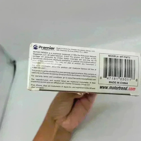 Motor Trend Wireless Car MP3 FM Transmitter Universal with Remote - Picture 3 of 8